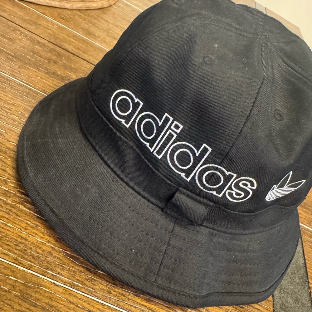Adidas bucket hat